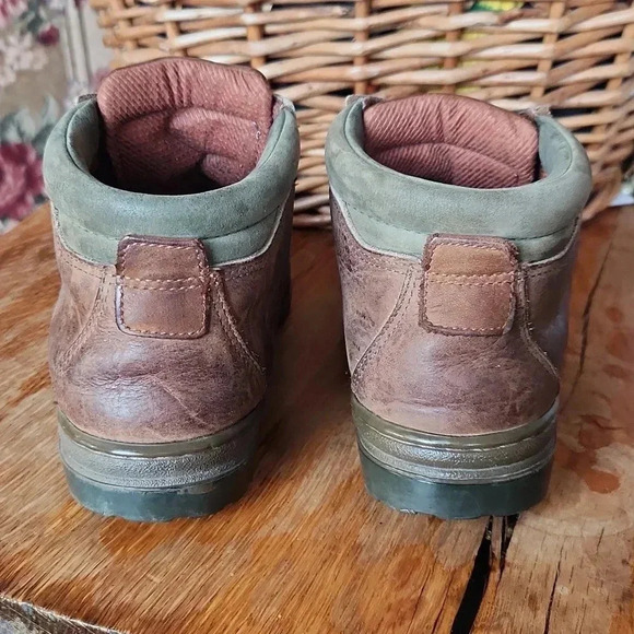 Timberland Brown Lace Up Boots - Picture 3 of 16